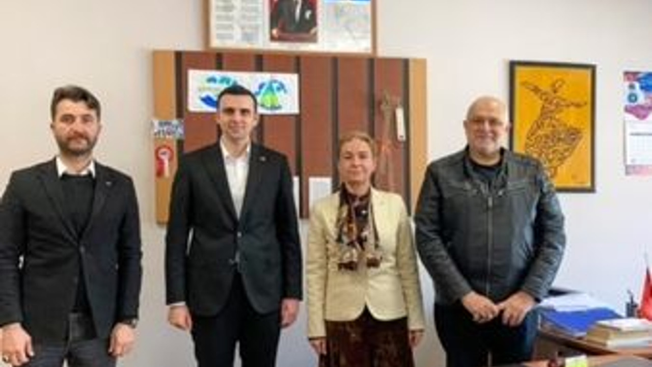 Ünlü’yle arası kötü diye kurtulan başkan SALDI